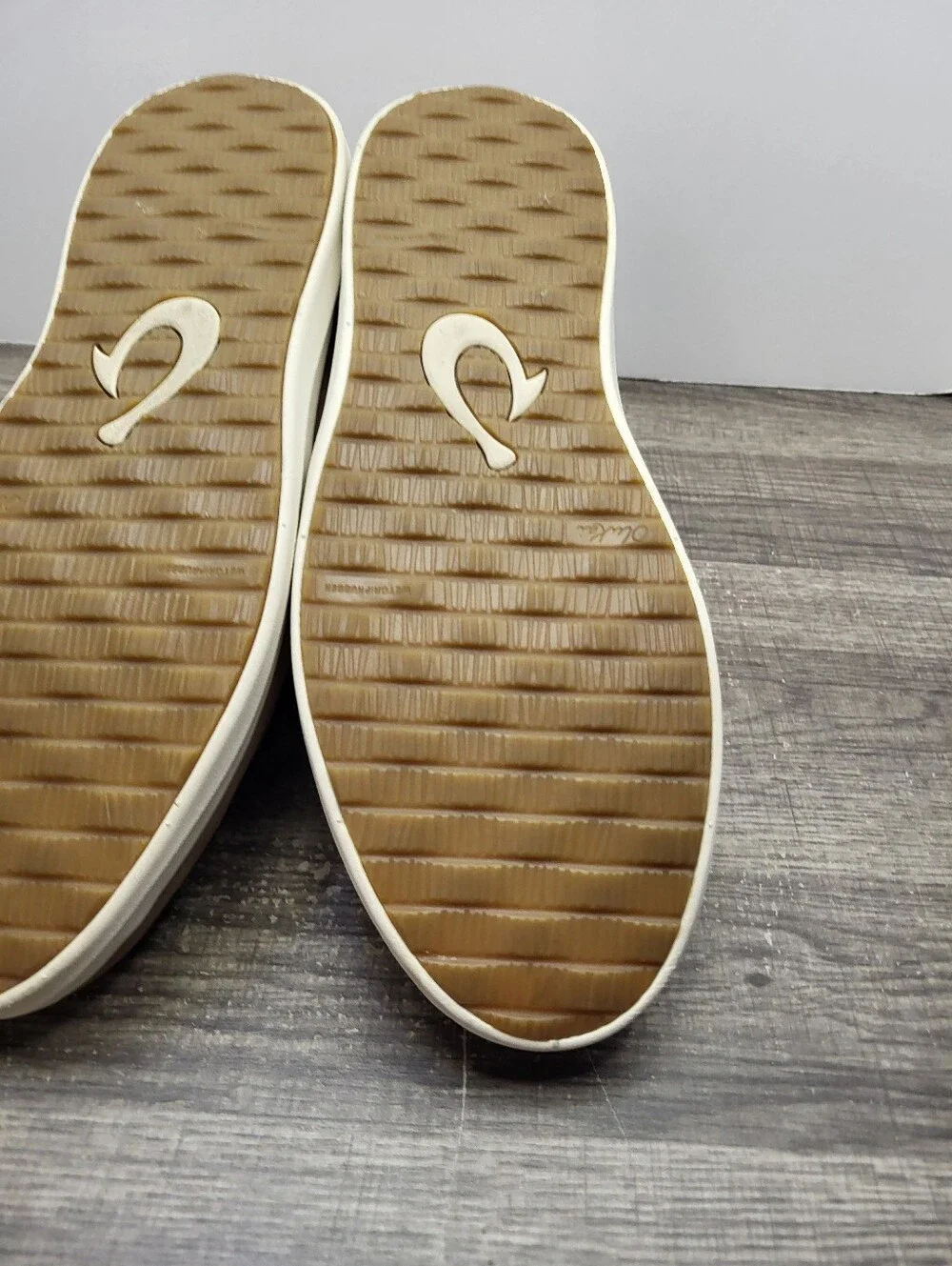 OluKai gently used